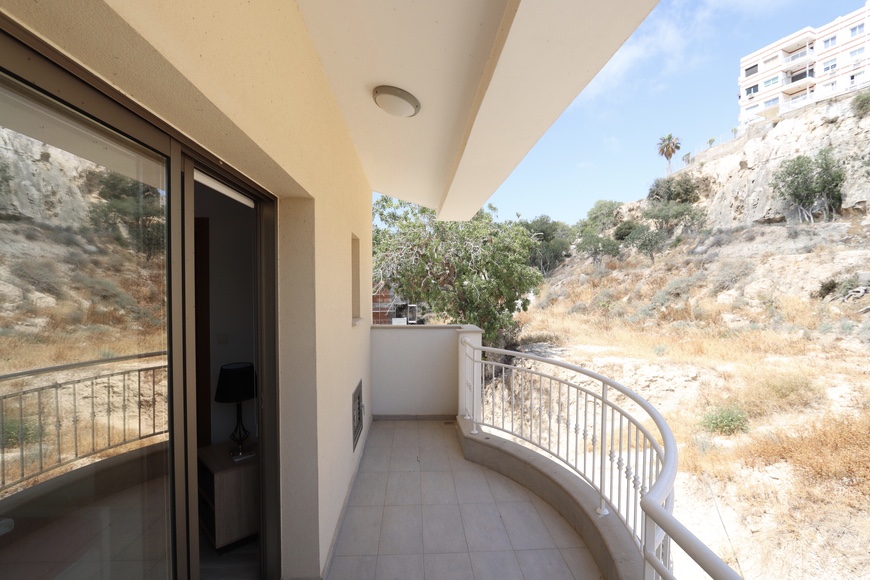 Cozy townhouse in Paphos €298,000