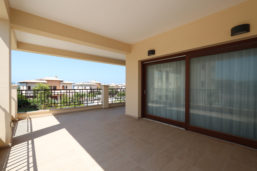 Cyprus beautiful apartment in a golf resort