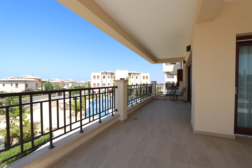 Cyprus beautiful apartment in a golf resort