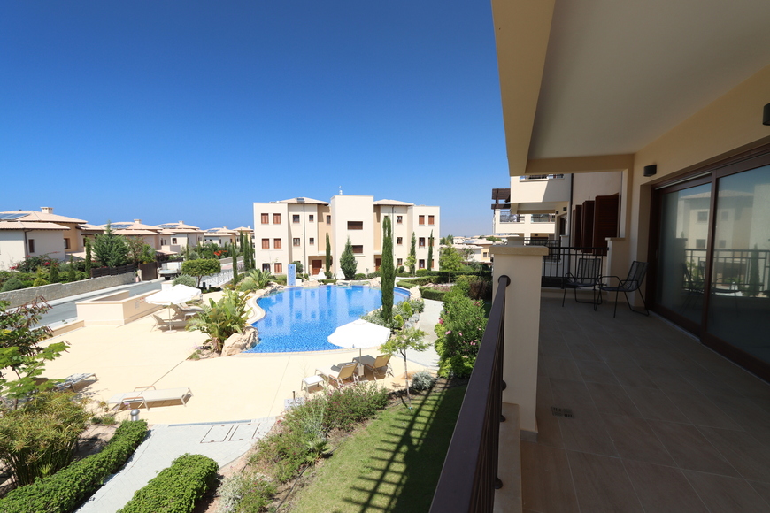 Cyprus beautiful apartment in a golf resort