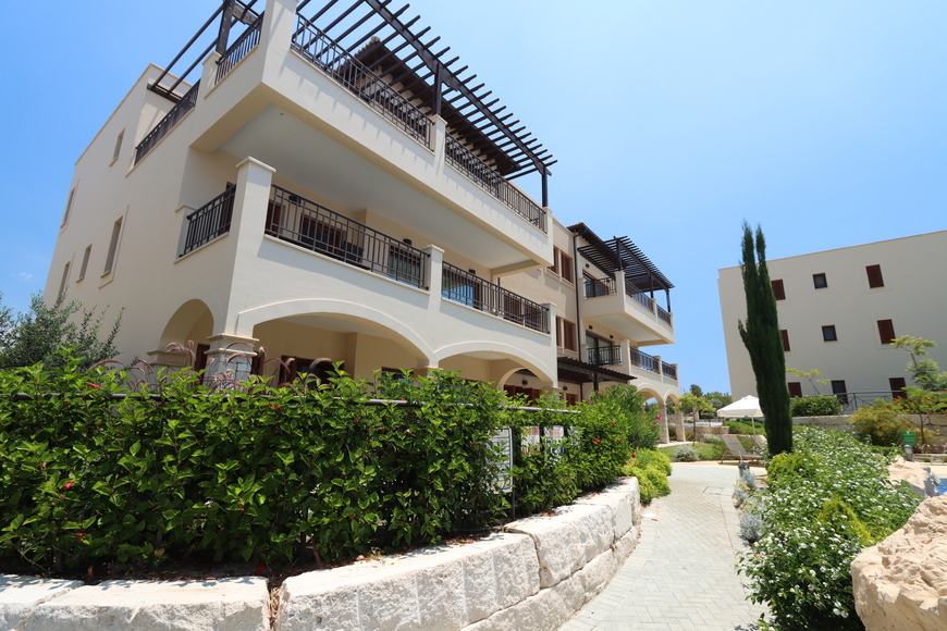 Cyprus beautiful apartment in a golf resort