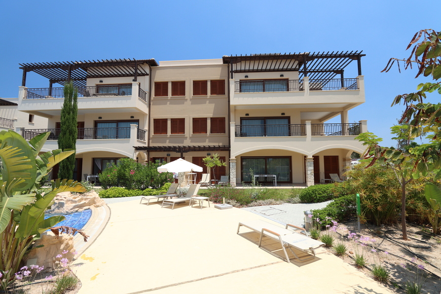 Cyprus beautiful apartment in a golf resort