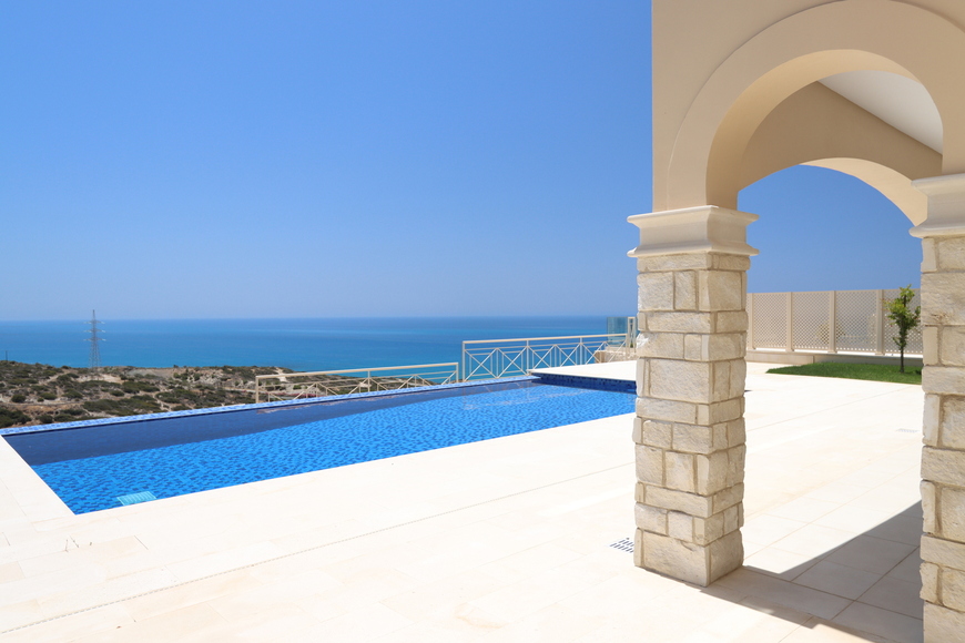 Beautiful Cyprus villa near a golf resort