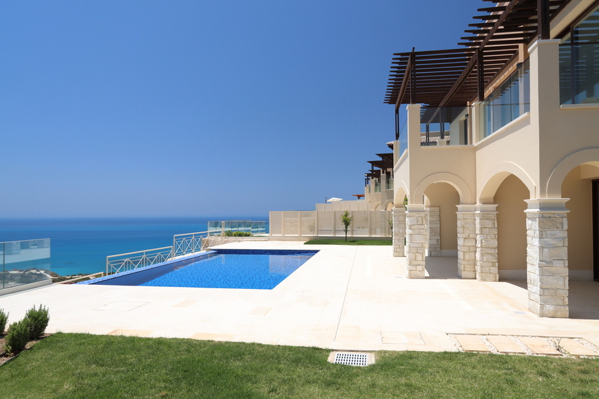 Beautiful Cyprus villa near a golf resort