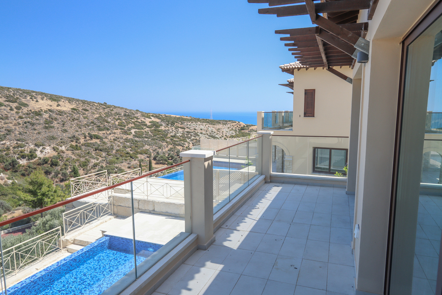 Cyprus Magnificent villa in a golf resort