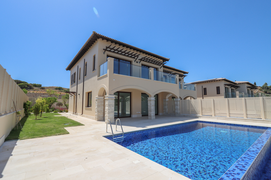 Cyprus Magnificent villa in a golf resort