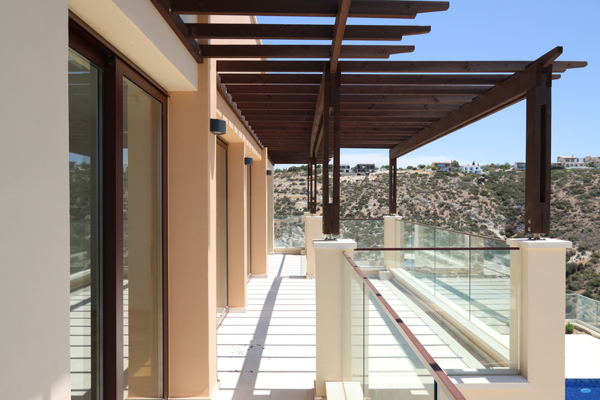 Beautiful Cyprus villa near a golf resort