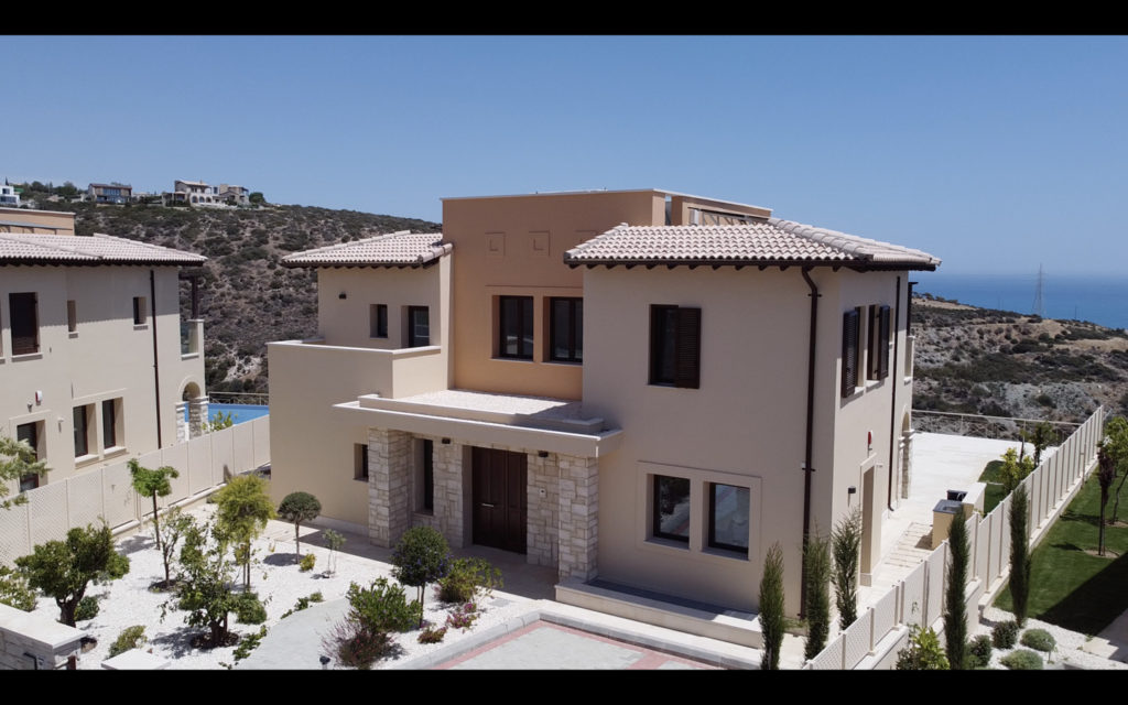 Beautiful Cyprus villa near a golf resort