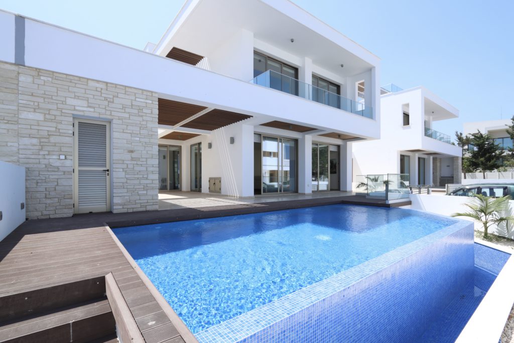 Luxury villa in Paphos €1,050,000